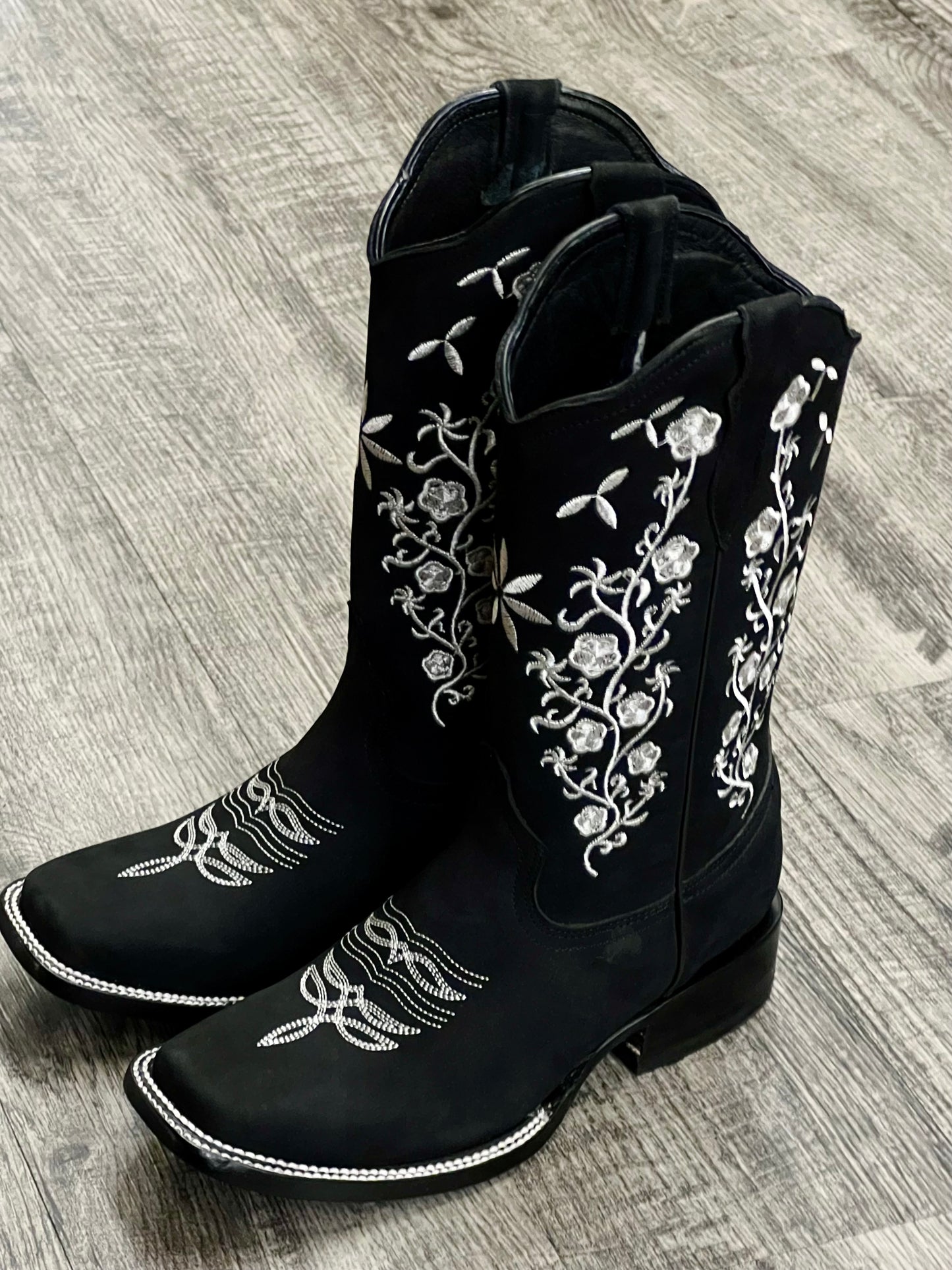 Coqueta Boots (Black)