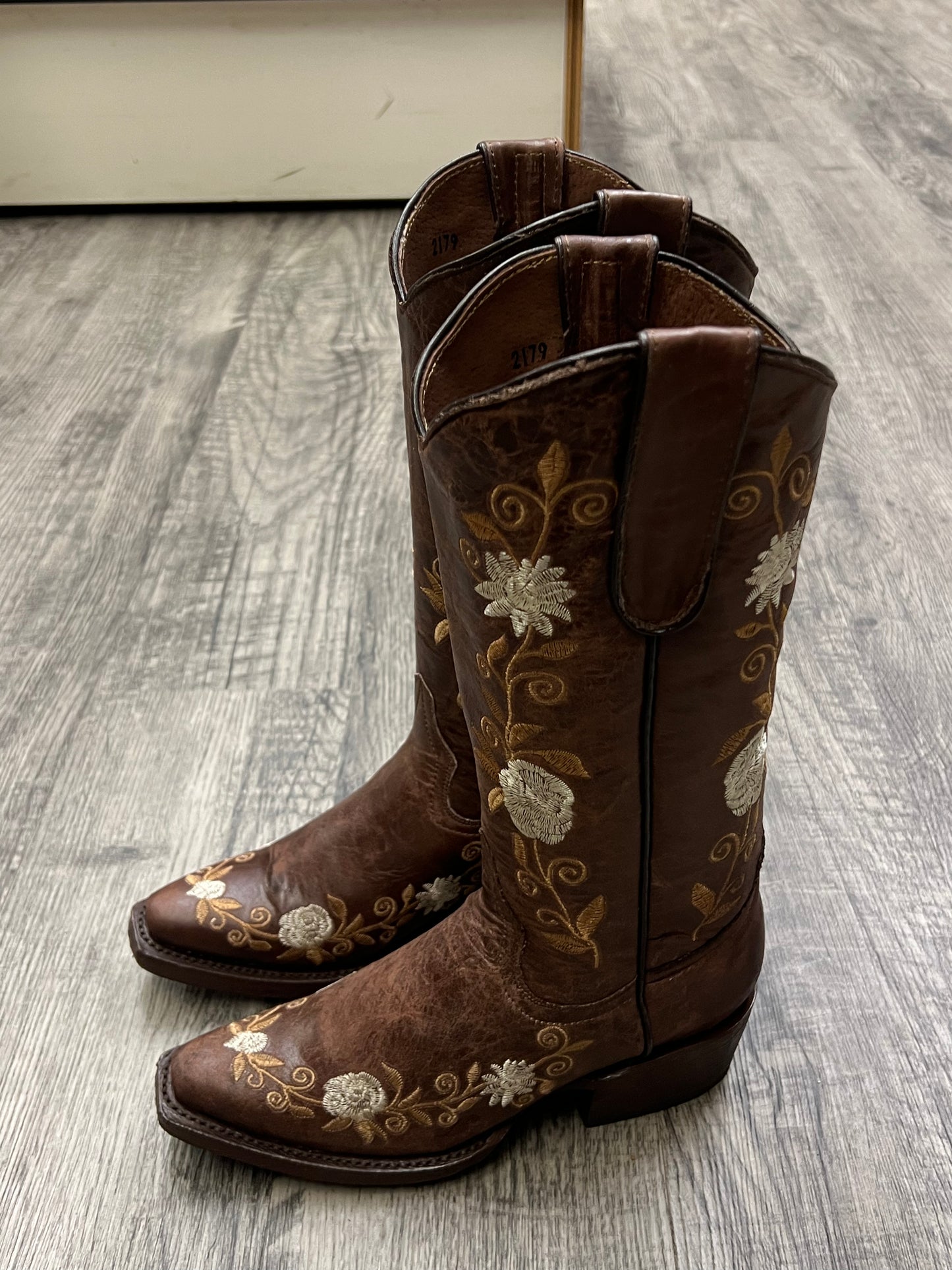 Flor Snip Toe Boots