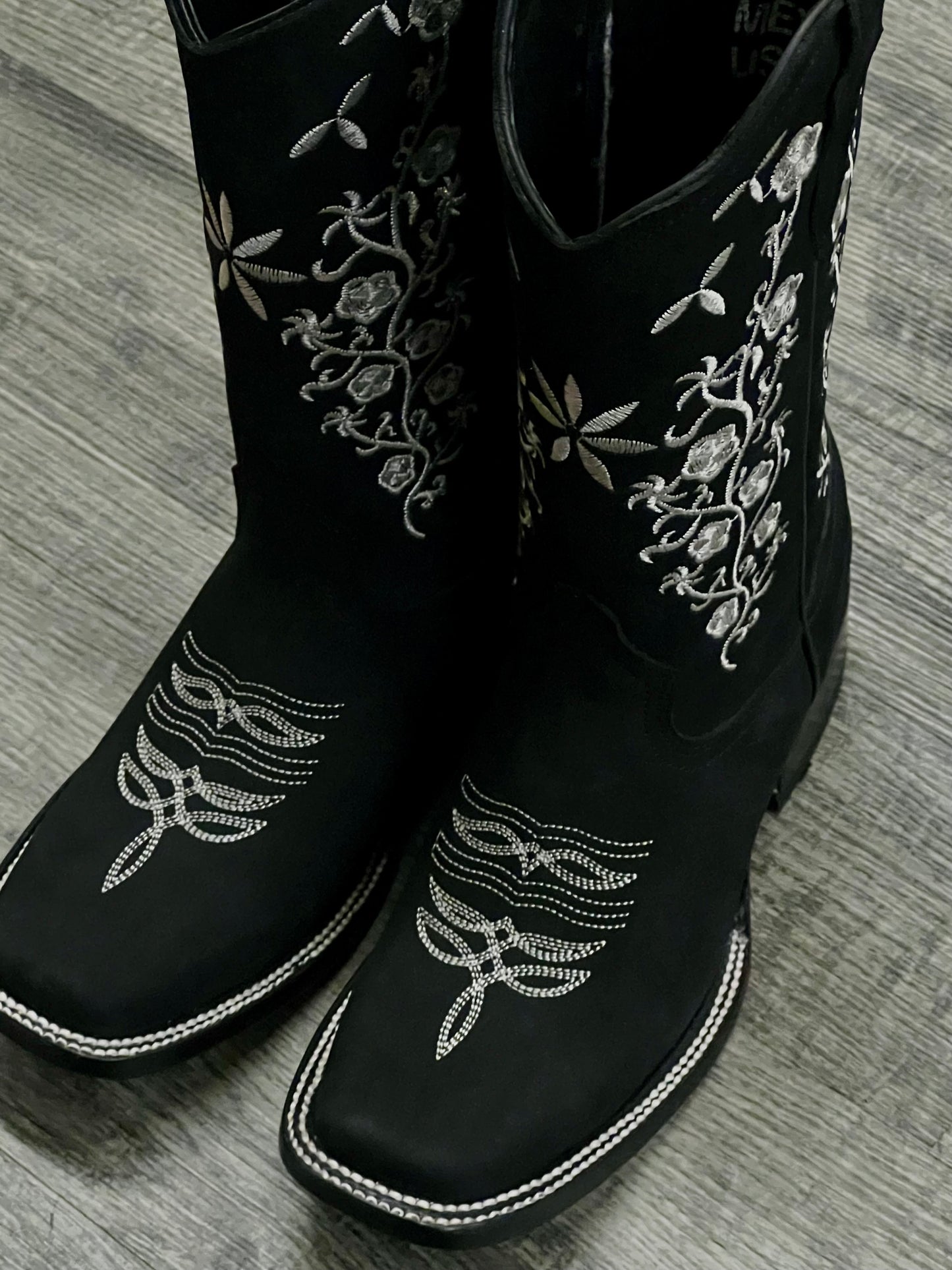 Coqueta Boots (Black)