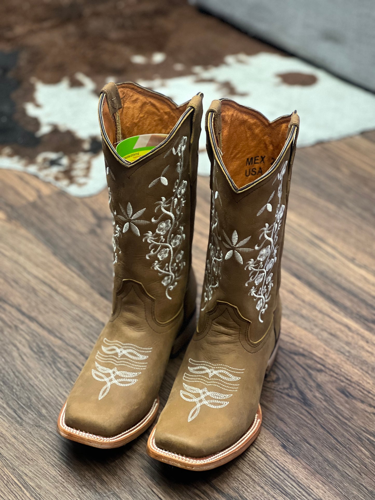 Coqueta Boots (Tan)